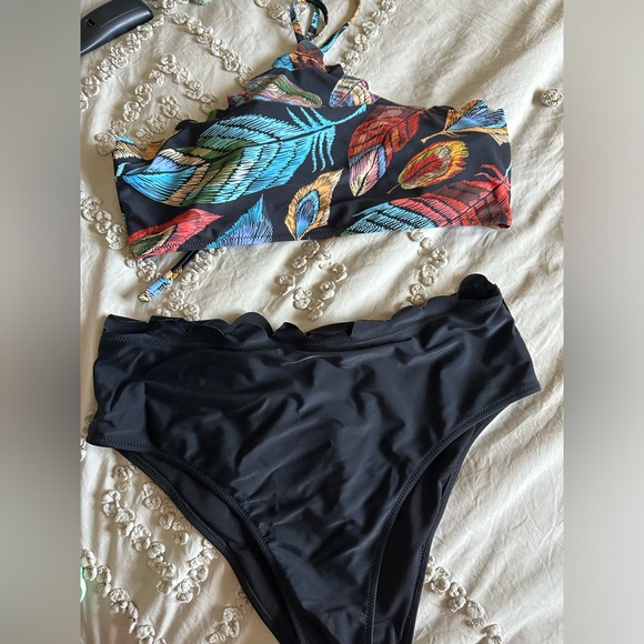 Bathing suit - Picture 1 of 1